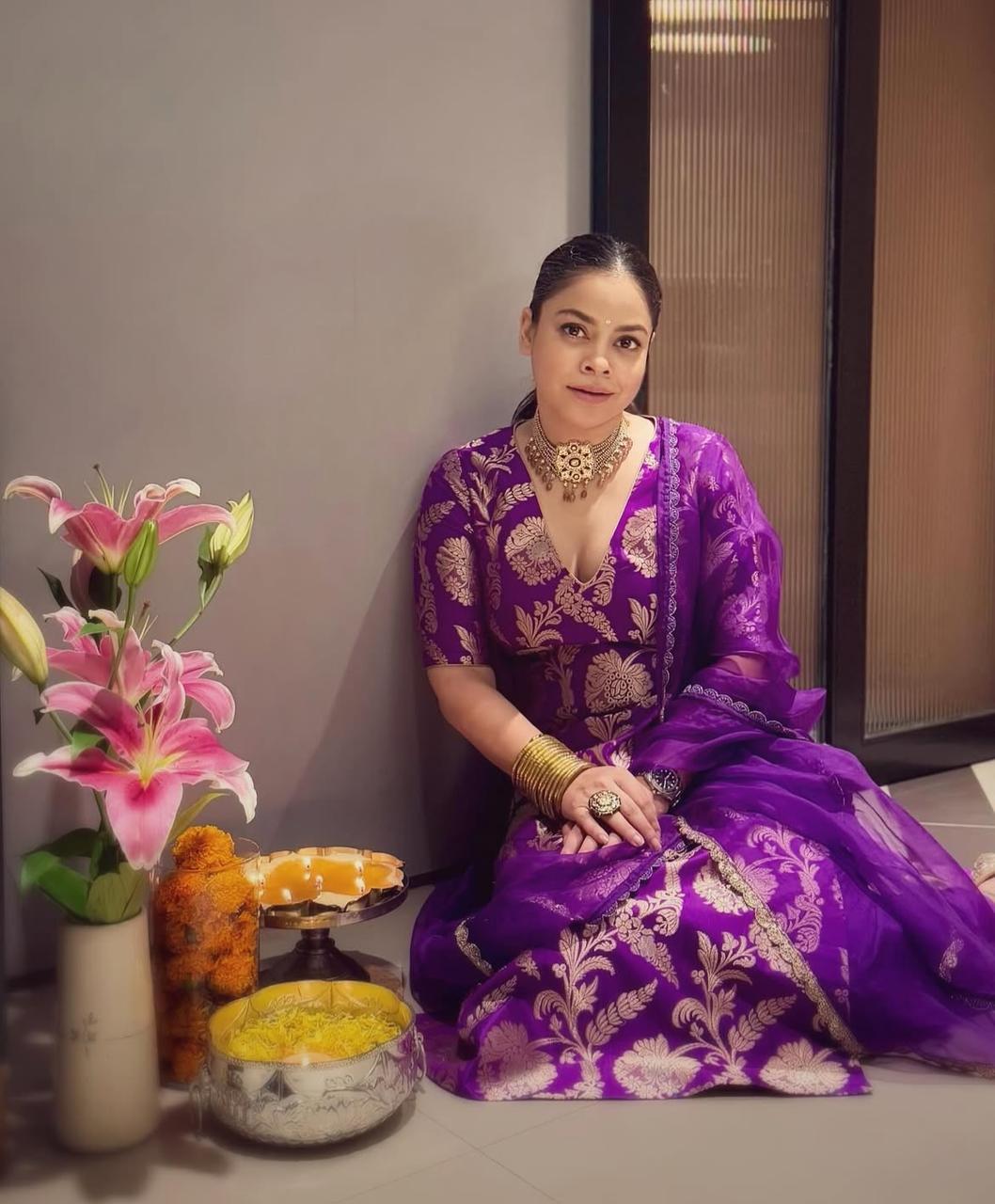 Violet Banarsi silk Jackard Work Suit - Shopaholics Choice